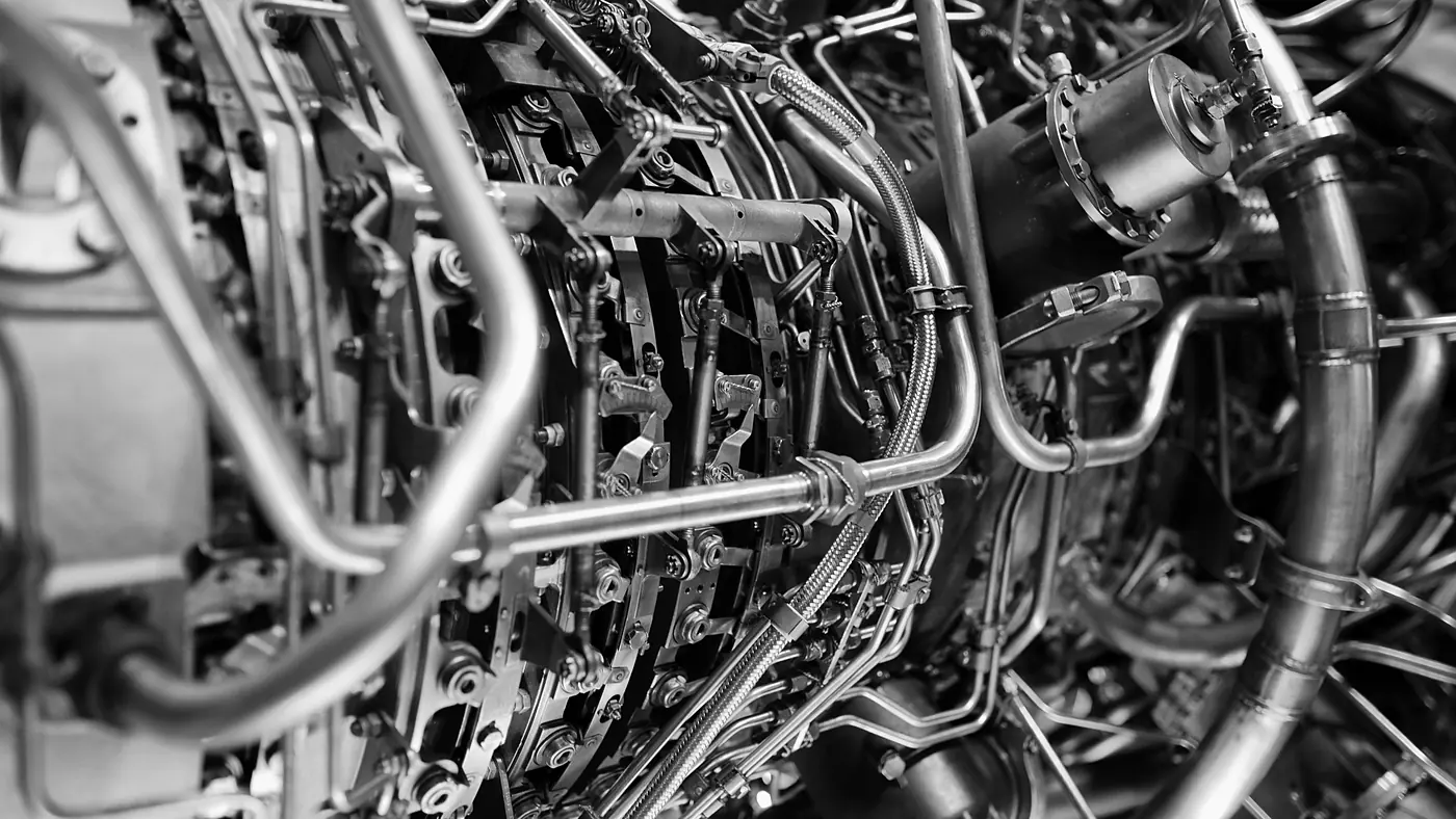 Heavy-frame gas turbine internals; reference image, not the unit itself