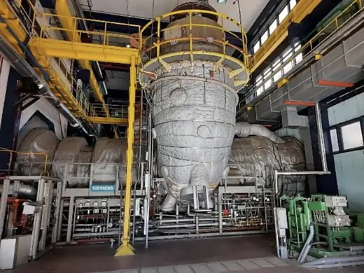 The Siemens V94.2 gas turbine in the machine hall