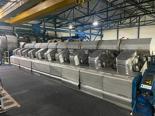 The 20V42 engine hall, view 5